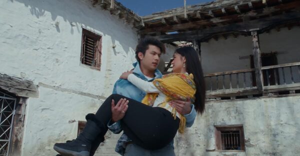 Anmol KC and Jassita Gurung bring back their romantic spark in “Aunthi Chino”, the first song from Jerry on Top