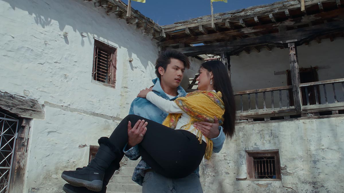 Anmol KC and Jassita Gurung bring back their romantic spark in “Aunthi Chino”, the first song from Jerry on Top
