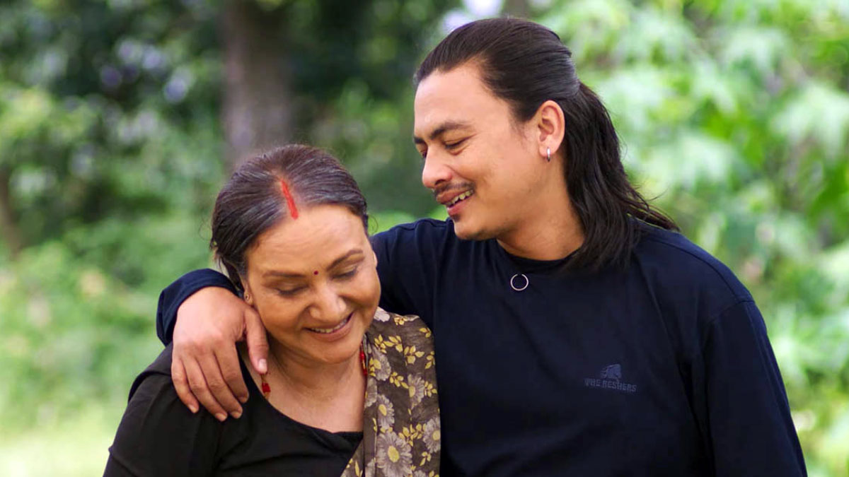 Paul Shah and Bipana Thapa in the Aa Bata Aama 2 official trailer.